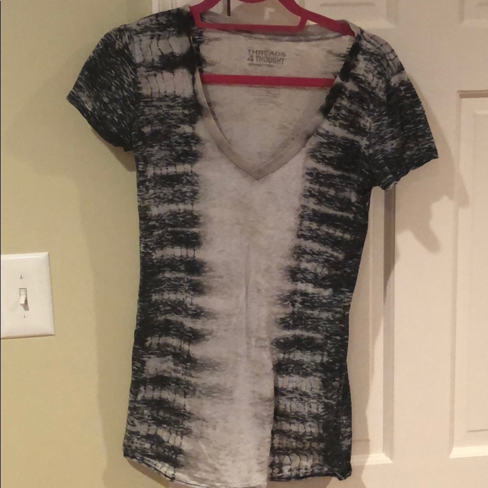 Printed v neck